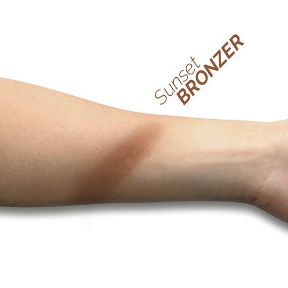 NWOB Aesthetica Sunset Bronzer Siky Powder Mirrored Compact - Picture 7 of 13